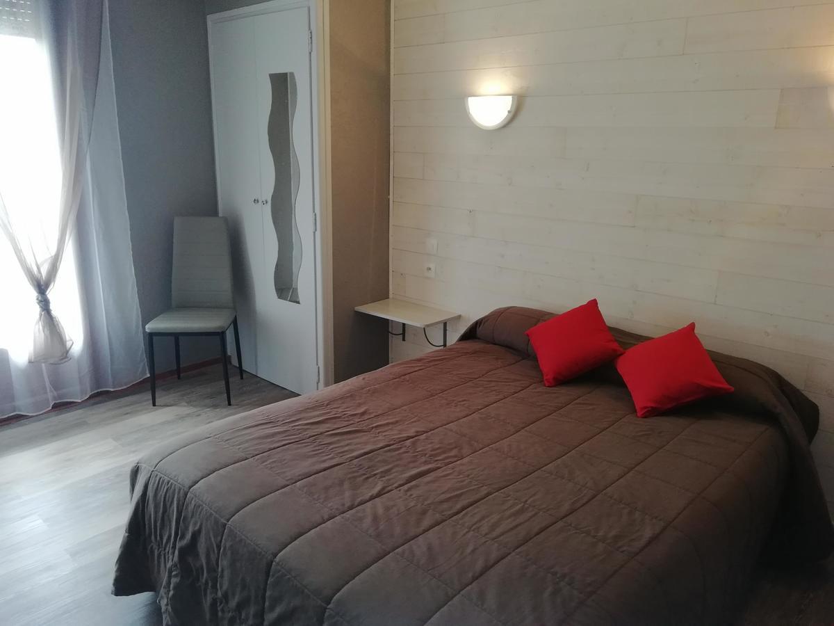 Hotel L'Oustalet Font-Romeu-Odeillo-Via Eksteriør billede