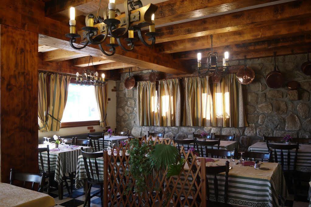 Hotel L'Oustalet Font-Romeu-Odeillo-Via Eksteriør billede